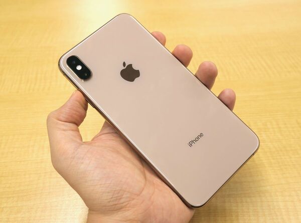 iPhone XS／XS Maxを開封ゥ～！ ゴールドがよい感じ！ - 週刊アスキー