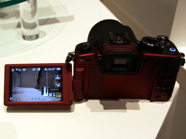 ASCII.jp：タッチ液晶搭載の一眼デジカメ「LUMIX G2」登場