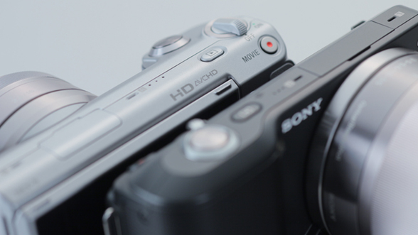 ASCII.jp：写真でチェック！ ソニーのミラーレス「α NEX-5/3」 (1/5)