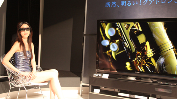 ASCII.jp：シャープの4原色「3D AQUOS」は7月末発売！ (1/2)