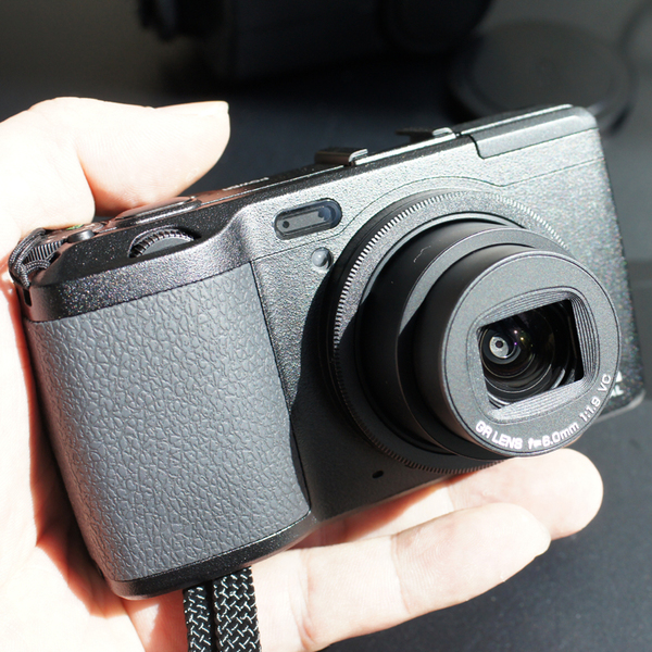 ASCII.jp：リコー「GR DIGITAL IV」の進化点を徹底チェック！ (1/2)