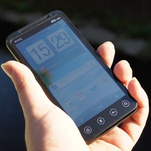 ASCII.jp：iPhone 4Sよりも便利!? 「HTC EVO 3D ISW12HT」でテザリング