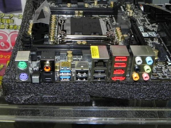 ASCII.jp：LGA 2011対応のX79搭載マザーボードが一斉発売【ASRock編】