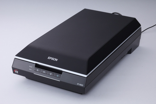 ASCII.jp：Colorio GT-X820で紙焼き写真とフィルムをスキャン三昧!! (1/5)