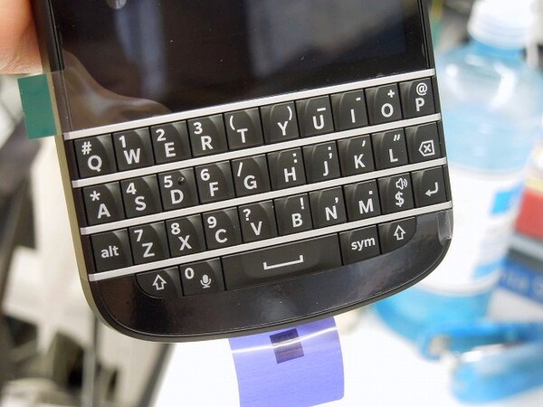 ASCII.jp：BlackBerry最新作「BlackBerry Q10」のお値段は？