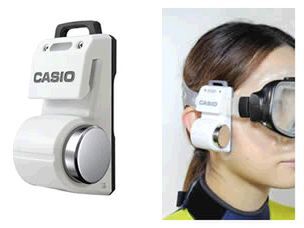 ASCII.jp：骨振動でダイビング中も通話できる無線機「Logosease」に2台