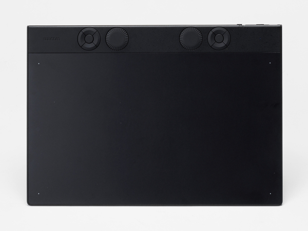 ASCII.jp：本気で描くならこれ一択かも 新型「Wacom Intuos Pro」が