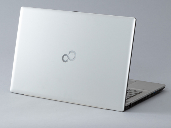 ASCII.jp：キーボードやスピーカーへのこだわりスゴイ17.3型ノートPC