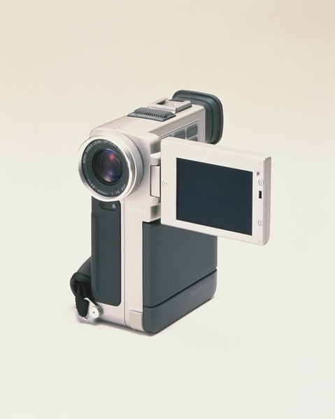 ASCII.jp：ソニーの輝かしいハンディカムの歴史の中で密かに散った製品