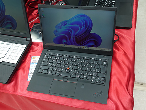 Core i5-8350U/16GBメモリ搭載の14インチ「ThinkPad X1 Carbon」が