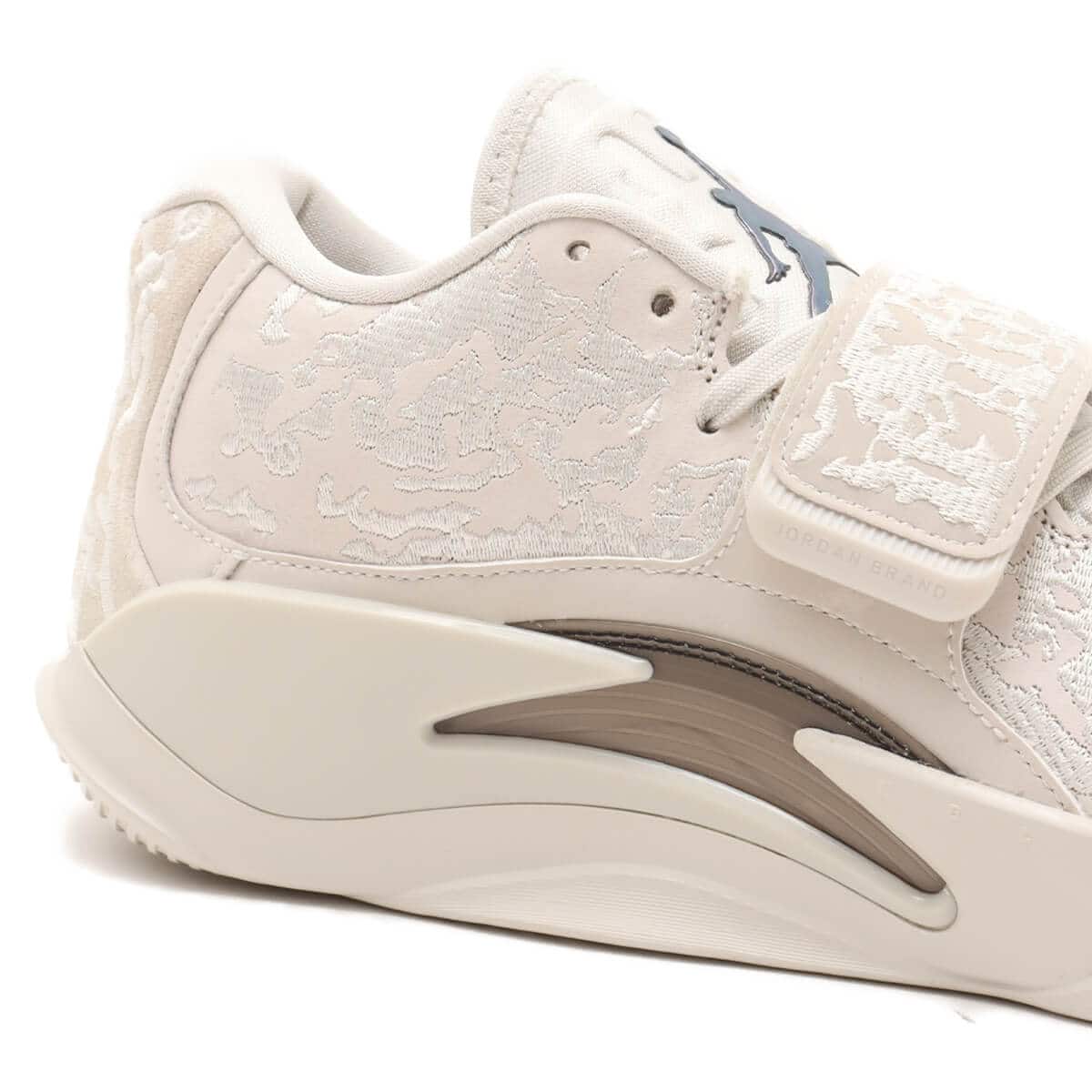 JORDAN BRAND JORDAN ZION 3 SE PF LIGHT BONE/LIGHT BONE-SAIL-VOLT