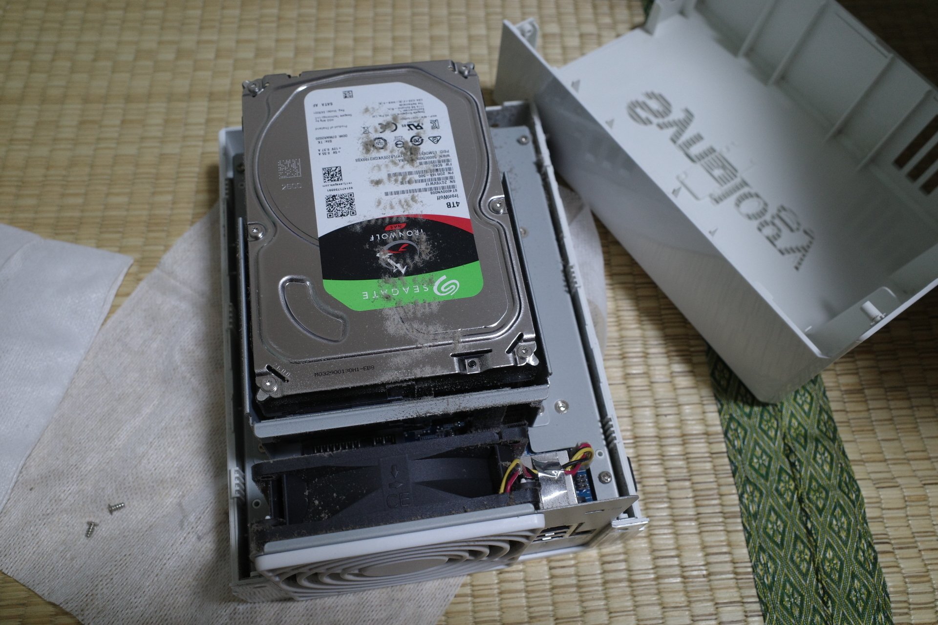 NAS（DS218j）のHDDを交換した話｜VINCENT2GB