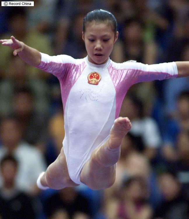 体操女子選手の年齢詐称疑惑、いまだ晴れず―中国