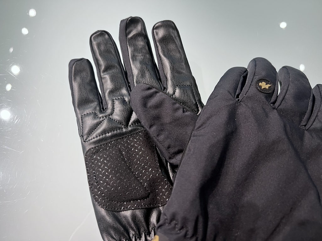 ロードバイク史上最高に贅沢な暖かさ。真冬の最強グローブに新王者誕生