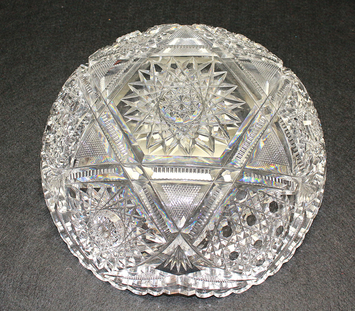 26197 バカラ ギヤマン切子鉢（春海商店シール） – アート飛田