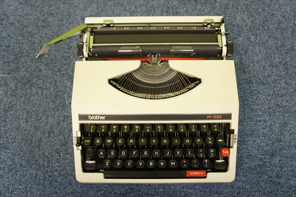ケース付き］タイプライター 動作未確認