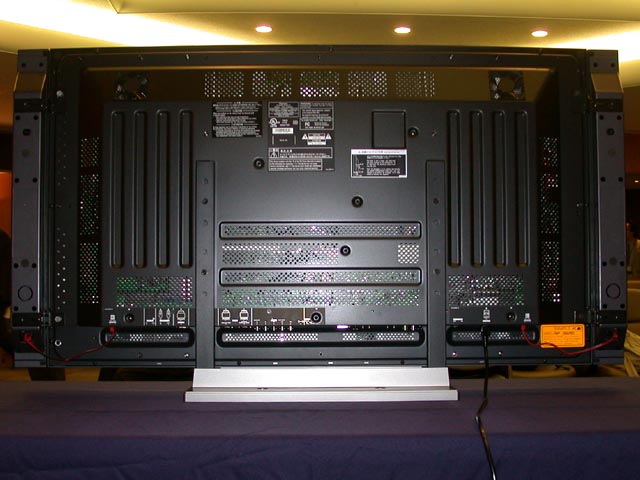 パイオニア、新型プラズマディスプレイの内覧会を実施