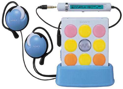 ソニー、スピーカースタンド付きなどMDウォークマン3機種