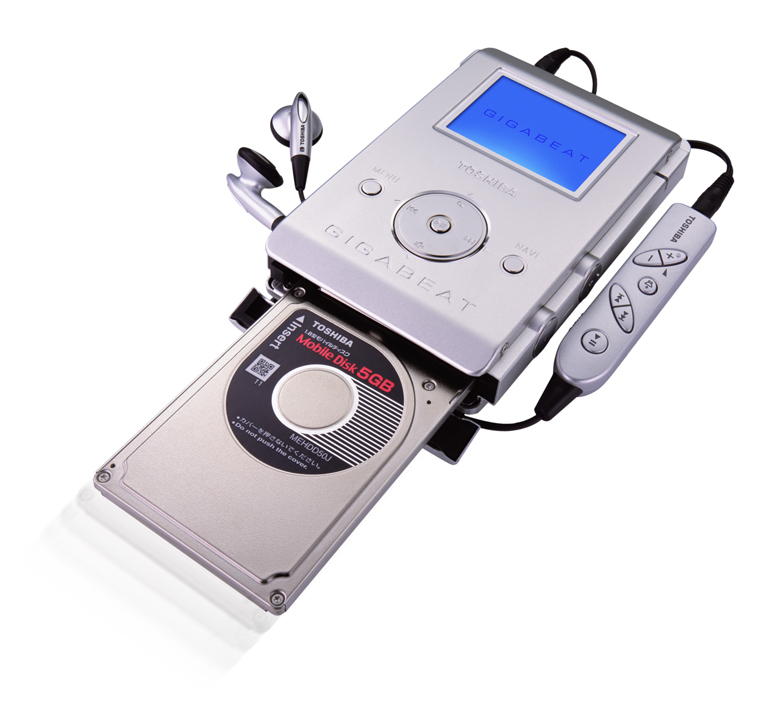 東芝、PCカード型HDDを使用したMP3/WMAプレーヤー