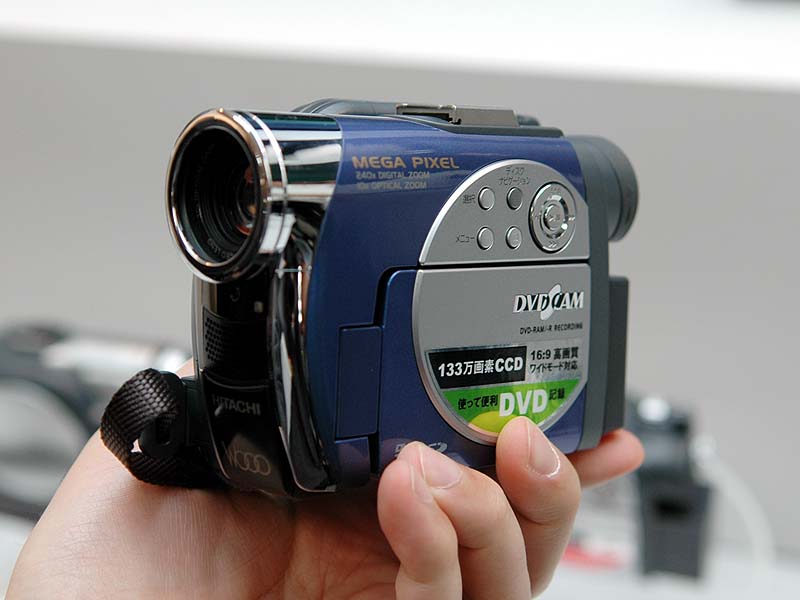 日立、ベアディスク採用の小型軽量DVDカム2機種