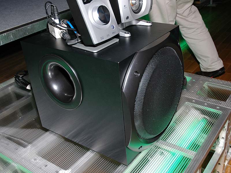 ロジクール、DTS 96/24に対応したサラウンドシステム