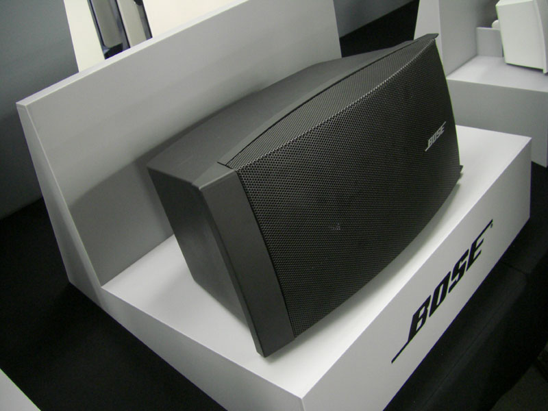 ボーズ、業務用の全天候型スピーカーなど4種を発売