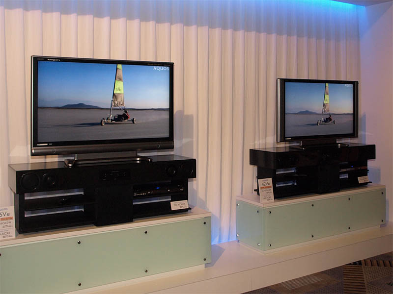 シャープ、HDMI入力2系統の1ビットアンプ内蔵ラック