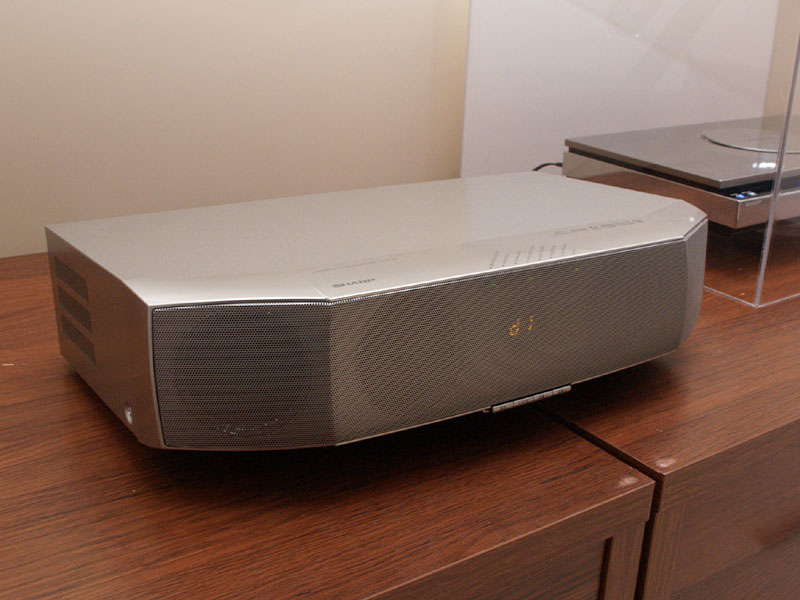 シャープ、2ユニット構成の1ビットシアターシステム