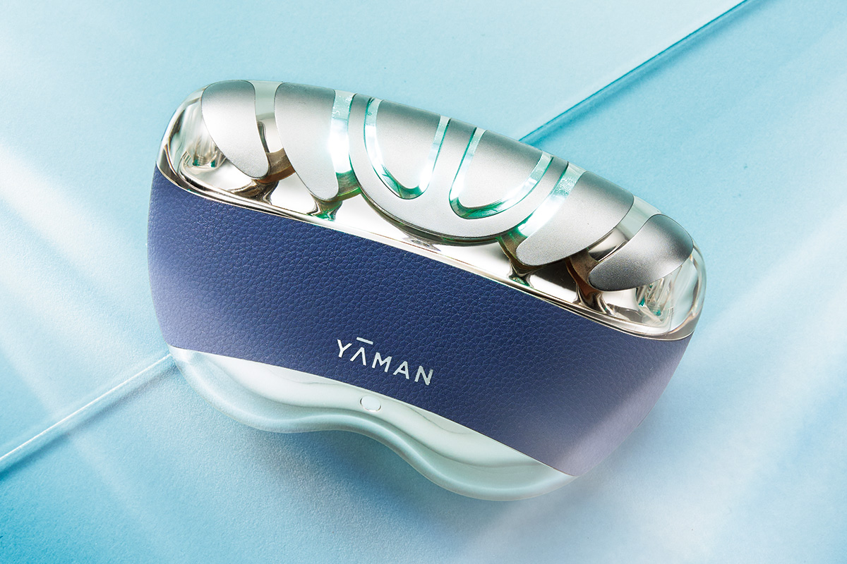 47歳の読者が試してみた！「話題の美顔器」で顔はどこまで変わるのか