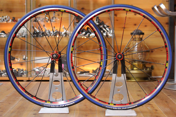 カーボンスポーク採用のアルミホイール MAVIC（マヴィック）R-SYS