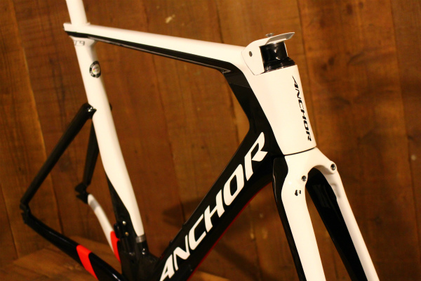 全日本選手権を制したTTバイク ANCHOR アンカー RT9 が入荷しました