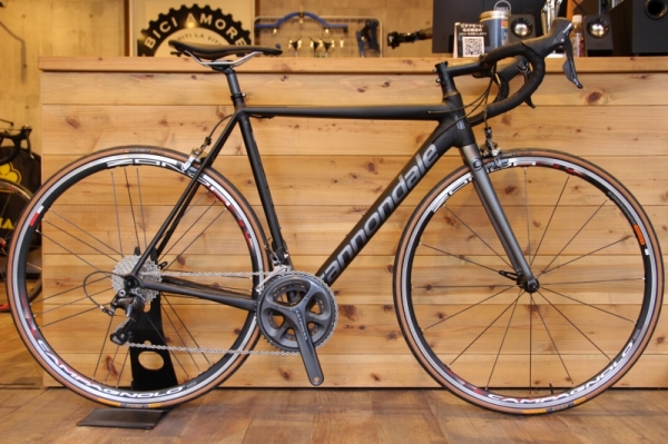 最高峰の軽量アルミロード！ CANNONDALE キャノンデール CAAD12