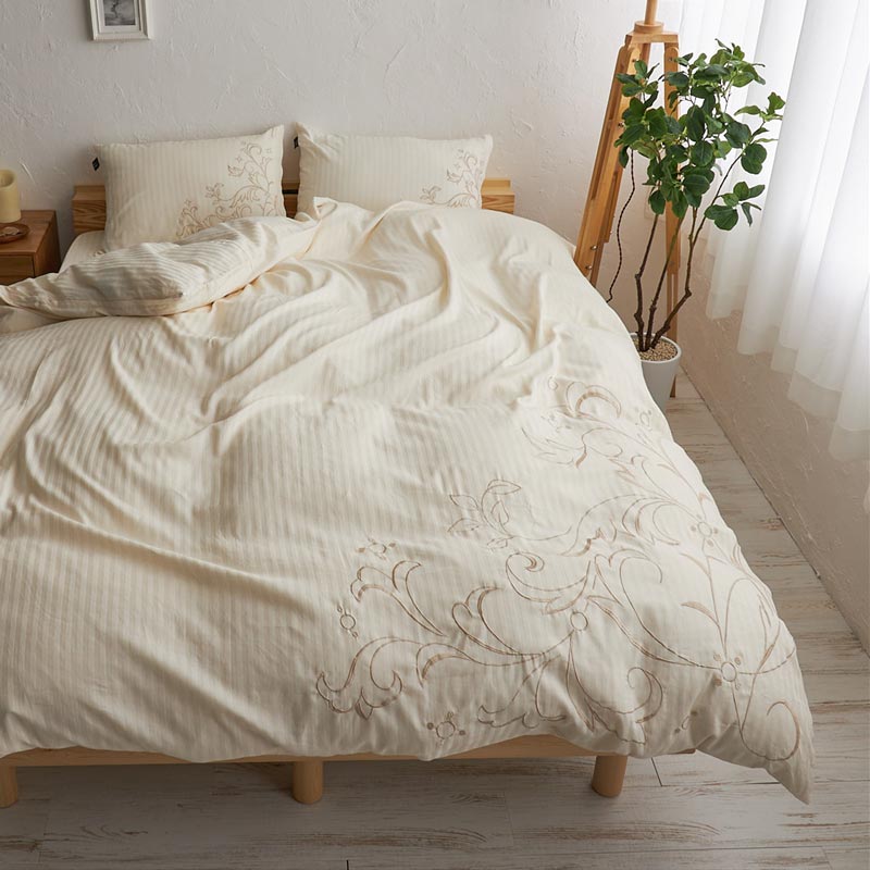 大柄の刺繍がアクセントに。コットン100％布団カバー コニコシリーズ