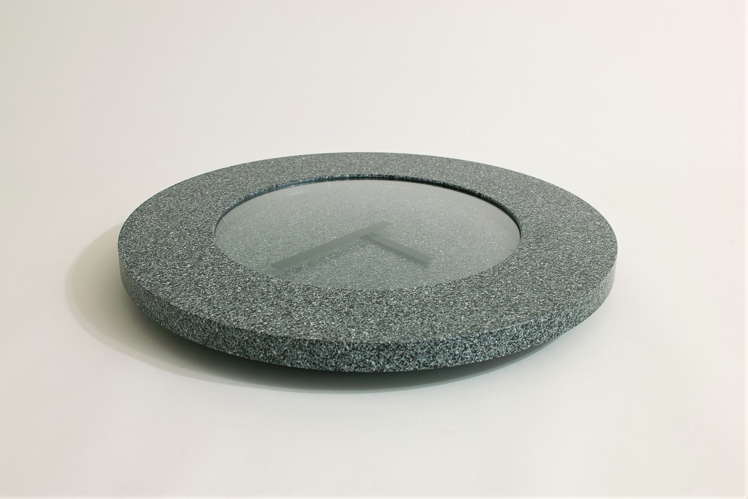 No.7178「壁掛時計：川崎和男 GANBARA / PEBBLE」SOLD | ボルトナット