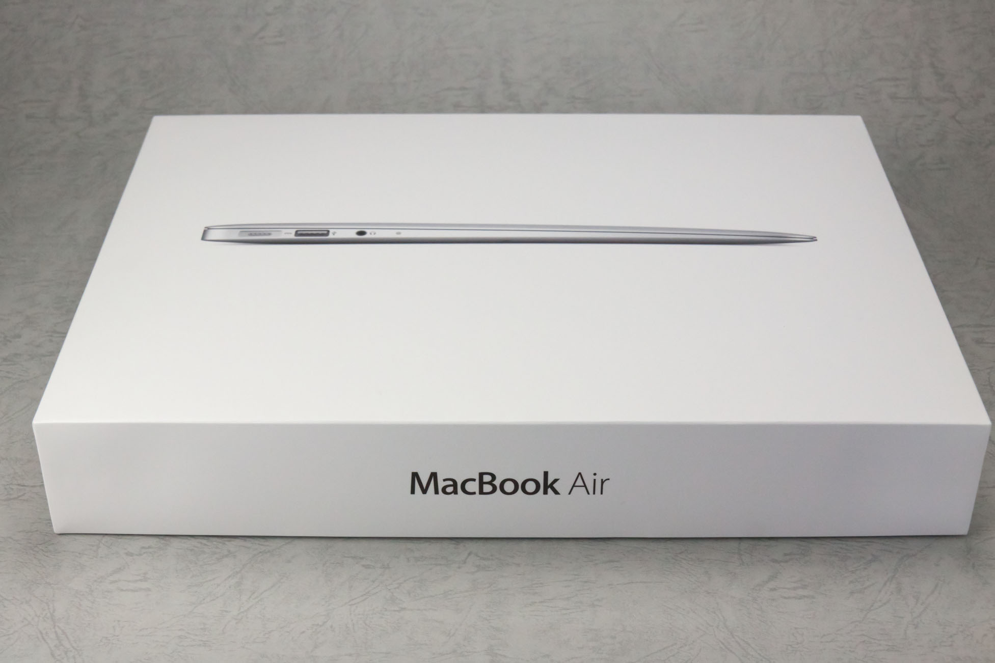 今は空を見上げている MacBook Air 2012 13インチ Mac初心者の感想