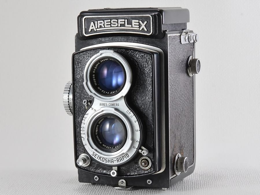 まだまだ使える！日本製二眼レフカメラ名機たち9選＋αサンライズカメラ