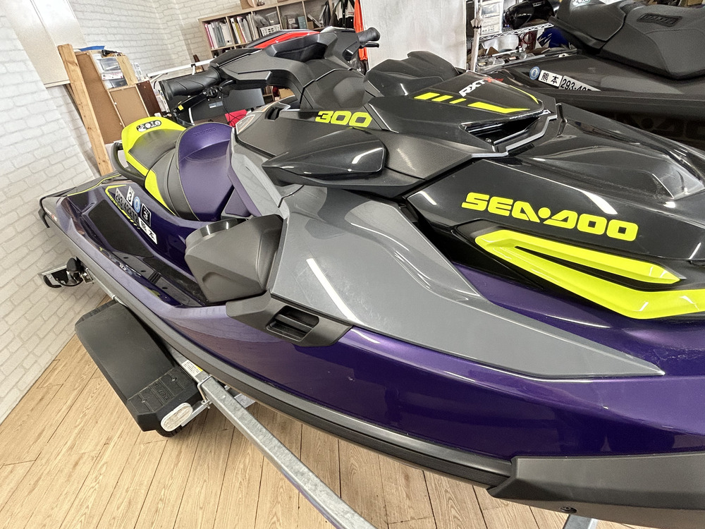 中古艇》SEADOO2021 RXT-X300ミッドナイトパープル3人乗【使用時間13