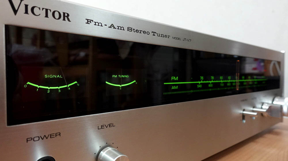 VICTOR JT-V7: BLUESS Laboratory