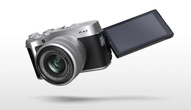 富士フイルムが「FUJIFILM X-A7」を正式発表。Xシリーズ初のバリ