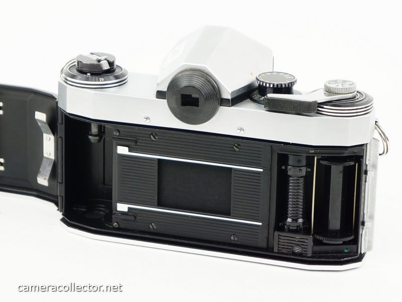 Praktica Super TL - Facts, notes and thoughts about vintage