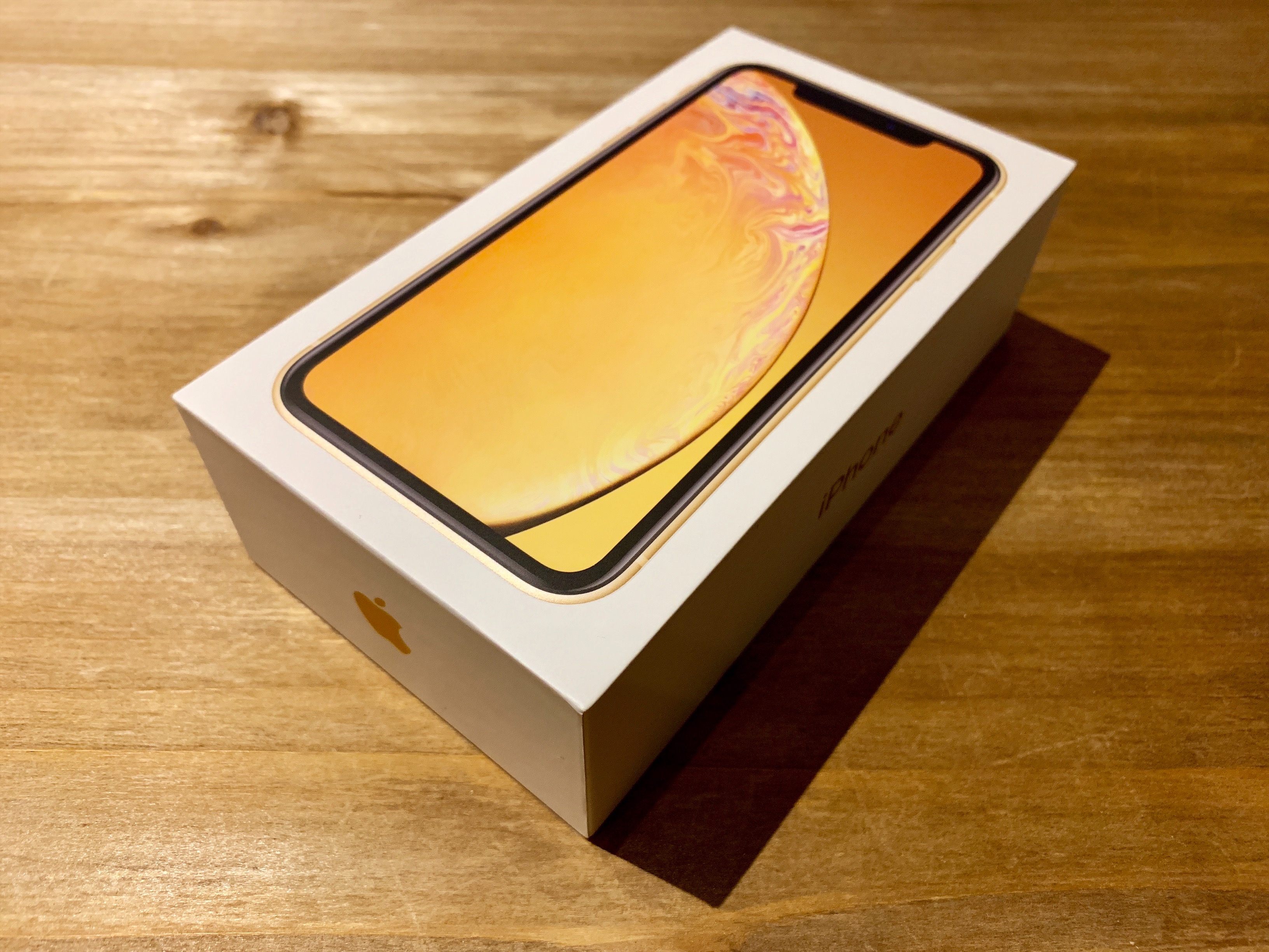写真多め！】iPhone XR イエローが来た！ 徹底レビュー その1 開封編