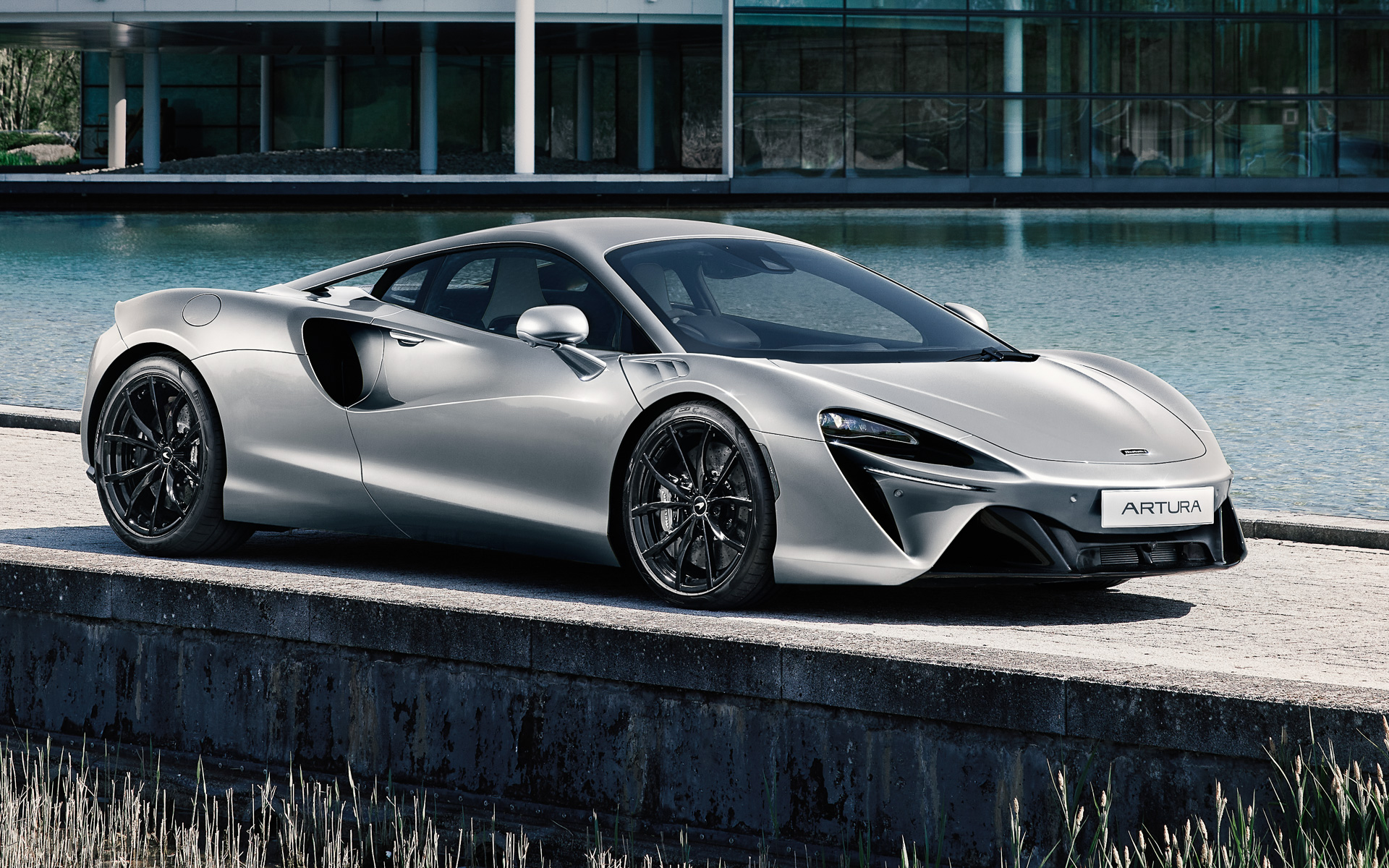 マクラーレン、エリザベス女王の在位70年を記念した特別カラー