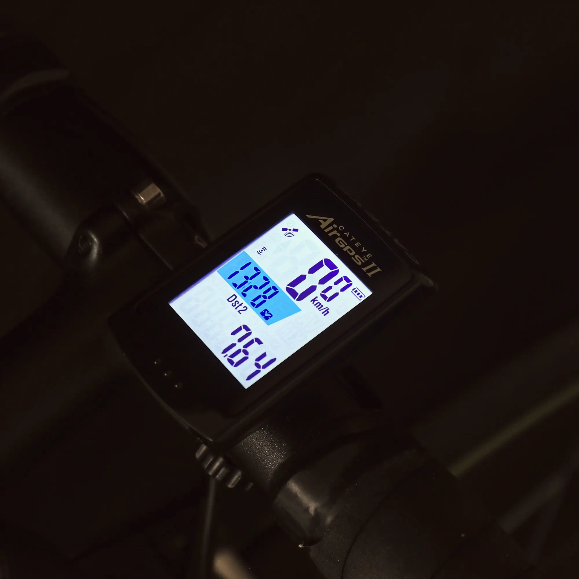 AirGPS II Sensorless 16 hour runtime GPS Cycling Computer – CATEYE