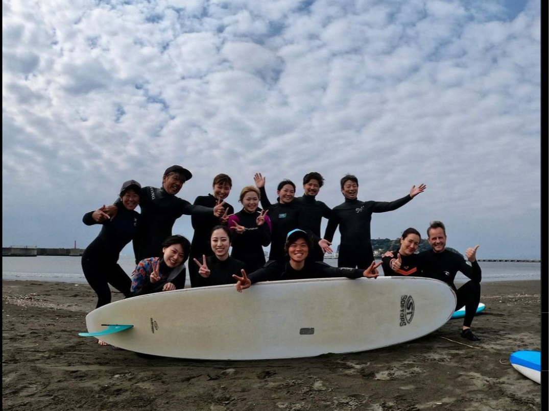 午後の部】江ノ島、富士山バックにエンジョイサーフィン体験 ＜1月～6