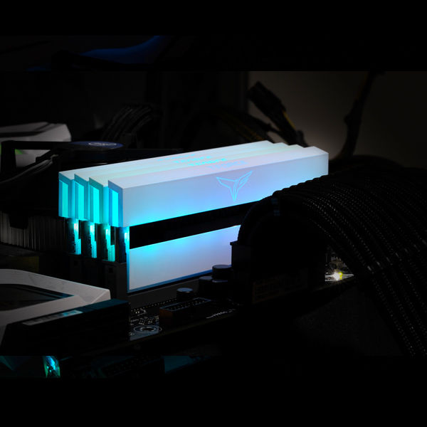 アウトレット】Team 増設メモリ デスクトップ用 DDR4-3600 16GBx2枚