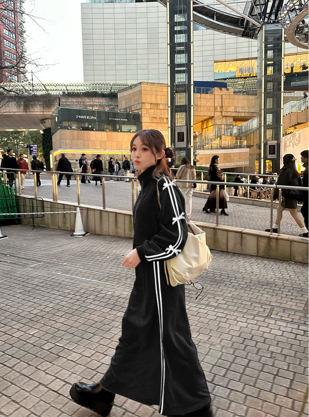 ラインリボンジップトップス×ロングカートスウェットセットアップ