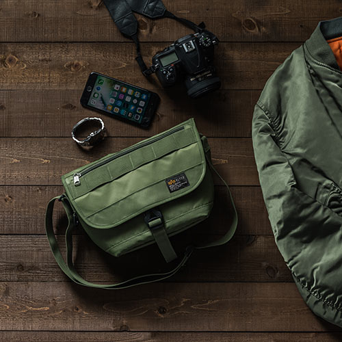 カメラバッグ（一眼レフ・ミラーレス・ショルダー・中仕切り・アルファ