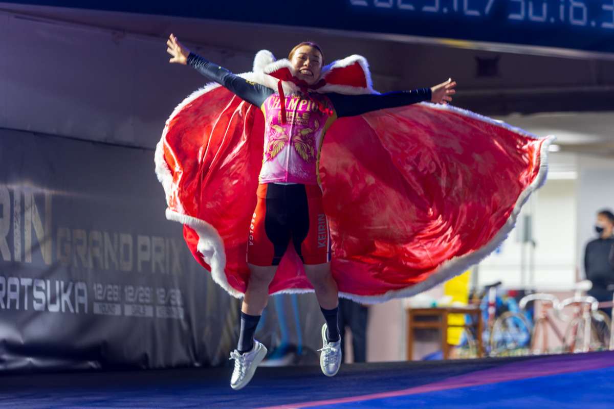 佐藤水菜、平塚で2年ぶりガールズグランプリ制覇！世界チャンピオンの