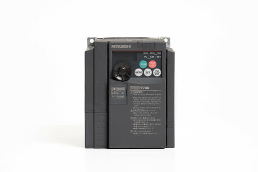 三菱 インバータ FR-E720-1.5K (通電時間60035h) | 保守部品.com