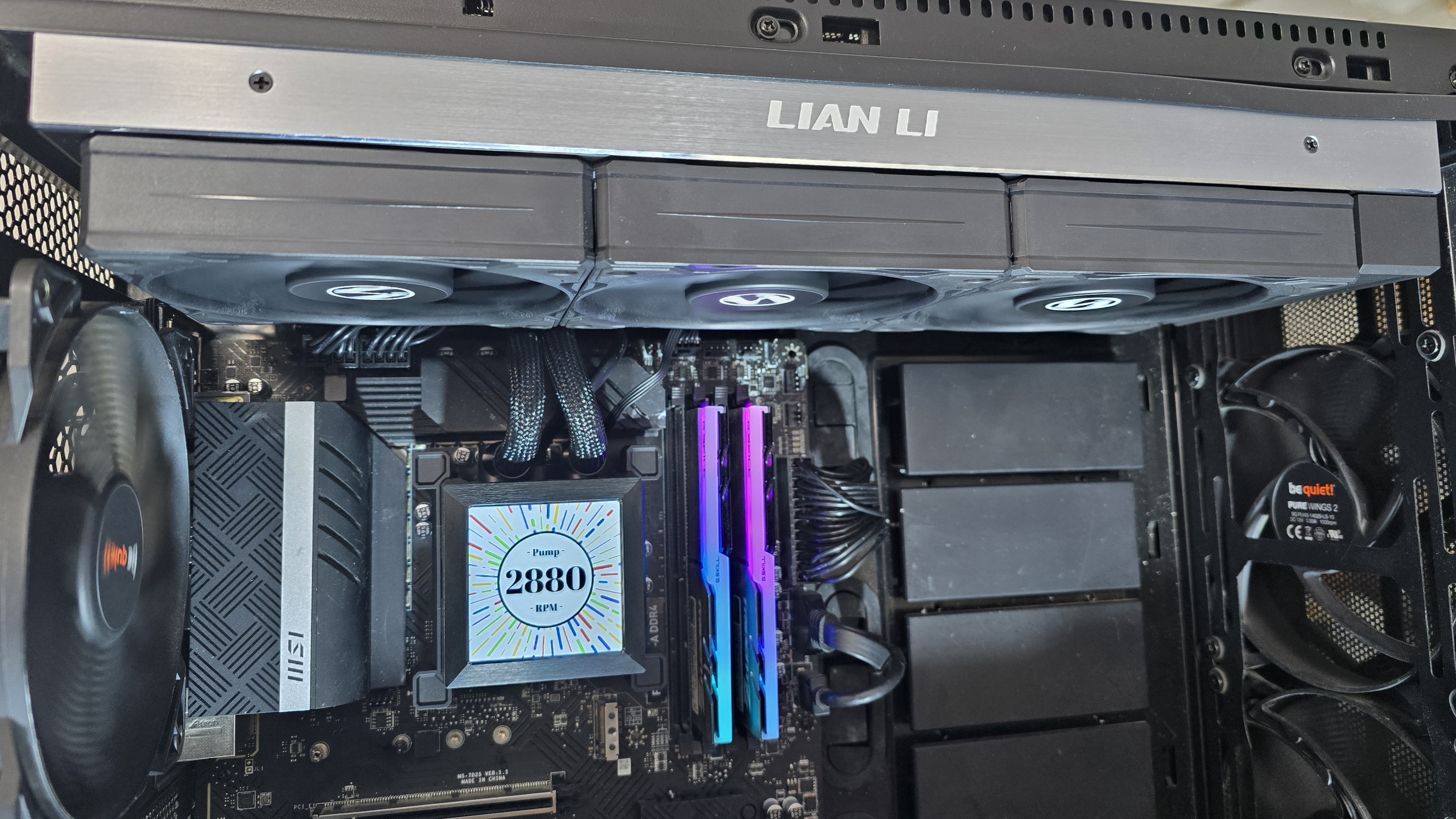 Lian Li Hydroshift LCD 360S Review: An innovative approach to